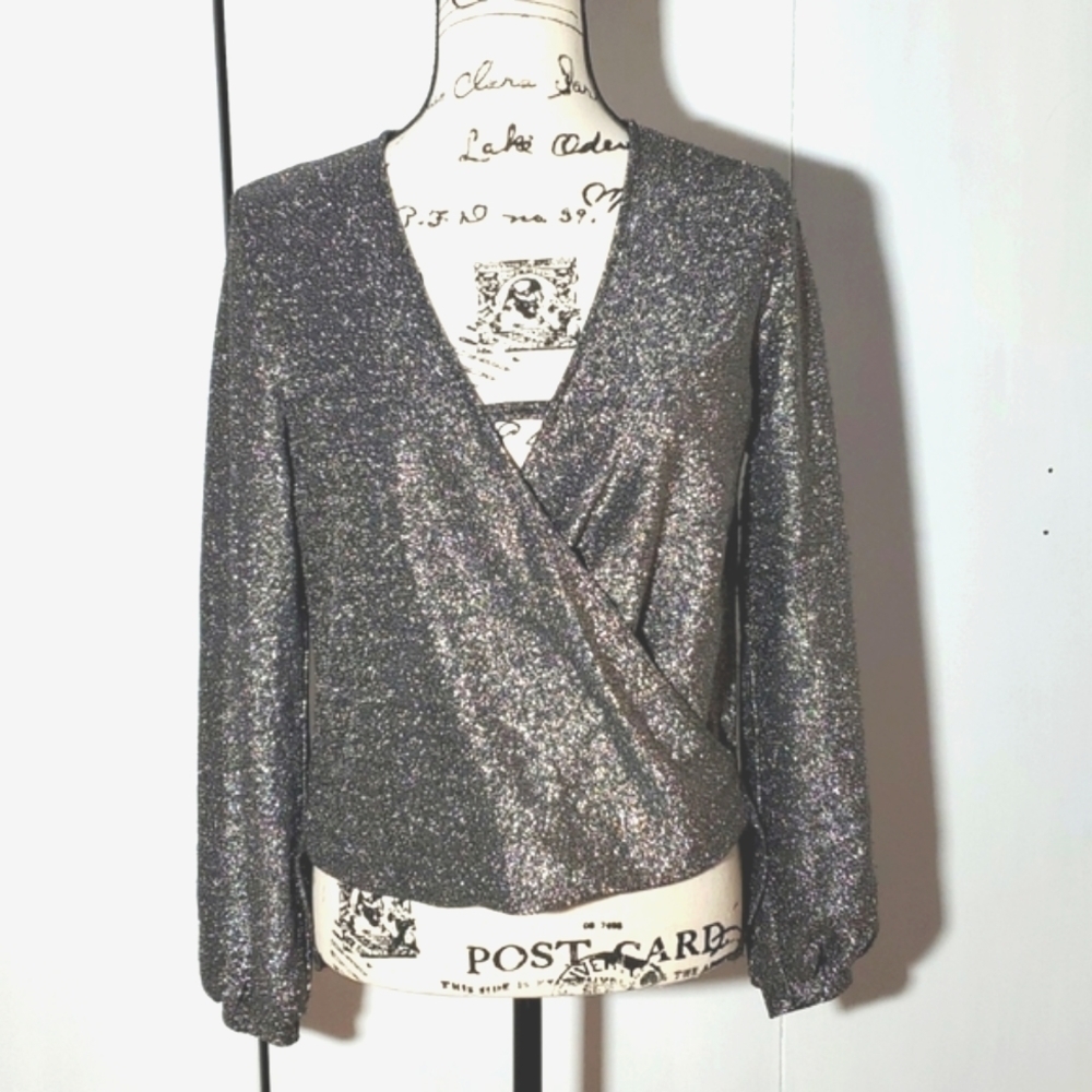 Bisou Bisou| Womens Silver Metallic Shimmer Blouse Wrap Front Mod Sz.Medium